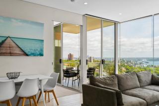Stunning 2BR with Harbour Views in Bondi Junction - Sydney - 1