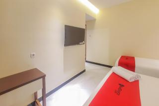 RedDoorz Plus @ UNO Jalan Merak Samarinda - Samarinda - 2