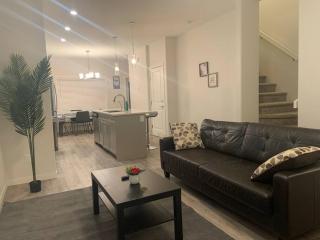 Glamorous 3 BR Villa with Double Garage - 4