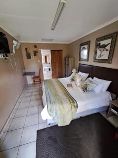 Aviators Retreat B&B - 1