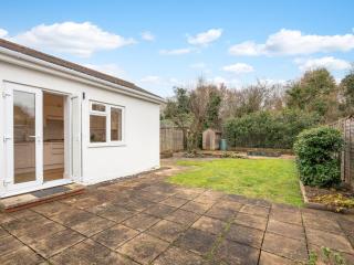 Family Friendly 3 Bed Home In Pinner Pets Welcome - Pass the Keys - 7