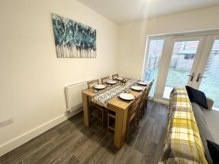 Fairway Villa - Stafford - 1