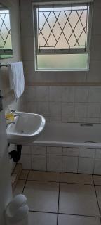 Neptune Guest Cottage - 1