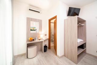Hotel Menapace - Torri del Benaco - 2