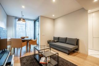 Primrose 1BR Delight w Parking by LovelyStay - Porto - 0