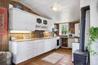 Cozy and comfortable cabin in the center of Sjusjøen with a large terrace - Ringsaker - 4