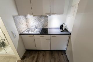 Hökis-Zimmervermietung 9 mit Küchenzeile - Brande-Hörnerkirchen - 4