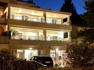 Harbour View House Studio Apartment - 8