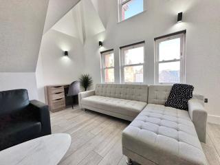 Luxury Duplex City Centre Apartment - 2