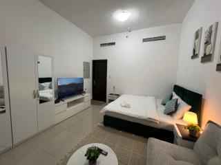 Beautiful Cozy Room - Dubai - 8