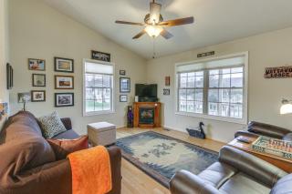 Charming Shenandoah Retreat with Deck and Grill! - Shenandoah - 7