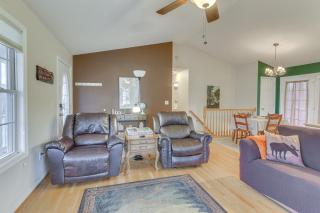 Charming Shenandoah Retreat with Deck and Grill! - Shenandoah - 4