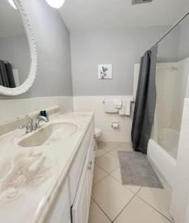 2 Bedroom Beach Condo With Dock AND Walk To Everything - St Pete Beach - 2