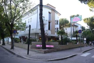 Hotel San Domenico Pinarella - Cervia - 5