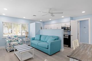 Caloosa Cottage at Palm View Inn of Sanibel with Bikes - Sanibel - 0