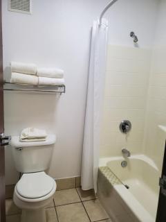 Omak Inn - 1