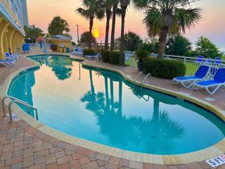 Oceanfront Views and Comfort - Myrtle Beach - 3
