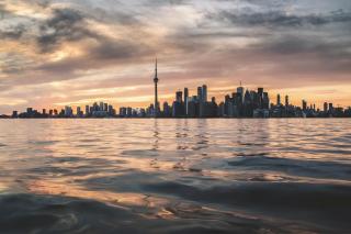 Toronto Entertainment District - King Bed Condo - Close to Core - Dome - Scotiabank - CNE - Fort York - Near King St W - 8