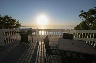 " The Penthouse" Historic Oneida Lakefront Condo 5 - 8