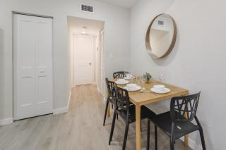 Exclusive location in Little Havana on Calle Ocho - Miami - 8