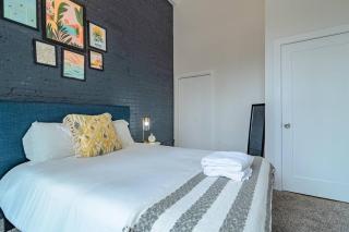 McCormick Place 420 friendly 2br/2ba with optional parking for up to 6 guests - Chicago - 2