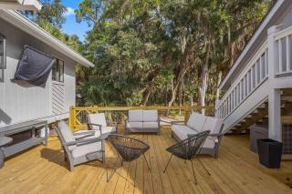 4bd/3ba - Renovated Center Island Home & Garage Apt - Amenity Cards Avail - Pets ok - Fripp Island - 1