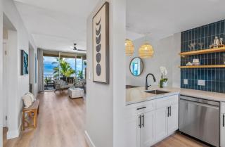 Upscale Oceanfront Penthouse Vistas - Kihei - 1