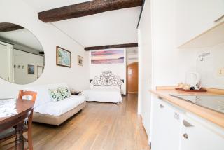 The Vernazza Main Plaza - Rooms & Suites - 8