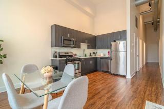 McCormick Place 420 friendly 3BR/2BA with optional Parking for up to 8 guests - Chicago - 9