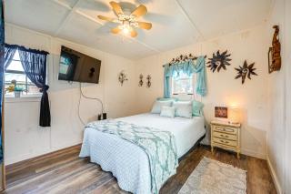 Cozy Canyon Lake Cottage Rental with Private Hot Tub - Canyon Lake - 1