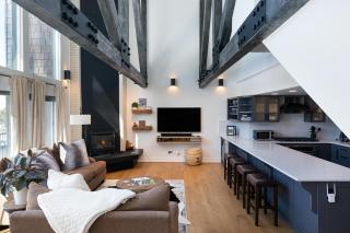 Just Remodeled! The Big Wood Retreat with a Loft - 1