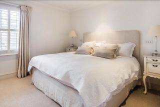 Parkside Mews with Garden in Battersea Park - 2