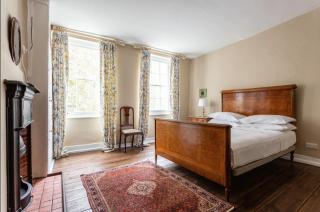 The Hearts Of Old 3 bedroom in the West End - London - 2