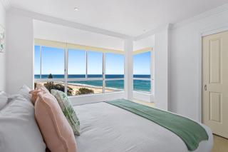 The Wave Watcher - A Breathtaking Oceanfront Haven - Gold Coast - 9