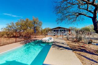 Honey Hope Ranch Guest House - 5
