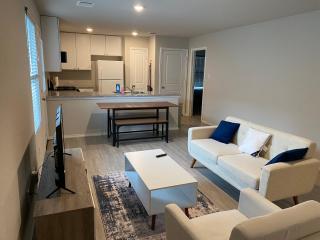 Rooms In A Cozy Quiet Retreat - Helotes - 1
