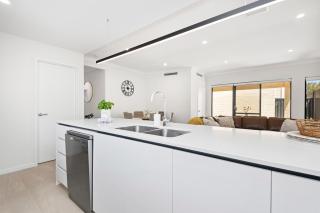Luxury Urban Retreat - Perth - 3