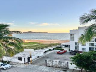 Departamento Todo Cerca Playa Azul - Manzanillo - 0