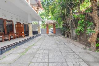 Transit Inn Senggigi - Senggigi - 1