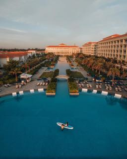 Sheraton Grand Danang Beach Resort & Spa - 9