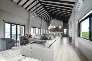 NEW 3 Story Waterfront 4Bedroom Villa with Amazing Sunset Mountain Views - Maya Beach - 6