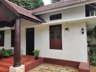 Lannister Inn - Cochin - 5
