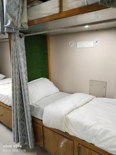 Shree Madhvam AC Dormitory - Varanasi - 3