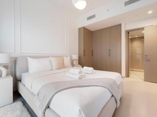 Lavishly Elegant 2BR with Breathtaking Full Burj Khalifa View - 6