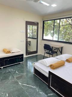 JOY HOSTEL - Digital Nomads Hostel & PG - Koregaon Park - Pune - 9