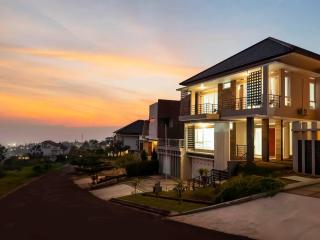 Kira House Bandung by Privee - Bengkok - 3