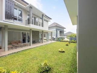 Kira House Bandung by Privee - Bengkok - 5