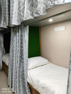Shree Madhvam AC Dormitory - Varanasi - 5