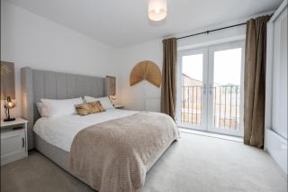 Elegance Retreat - 2 Bed Holiday Home with Parking - Manchester - 7