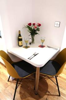***Spotless, Bright 1 Double Bed Apartment*** - Bath - 1